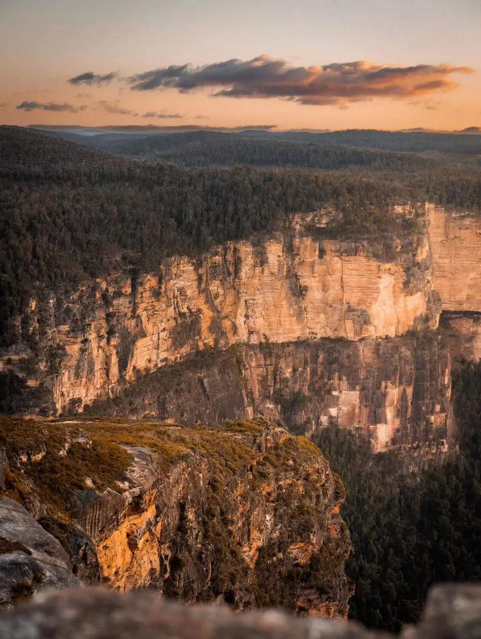 Endless Summer Books | Who Were The First Blue Mountains People? Dreaming Stories And Spiritual Landscapes