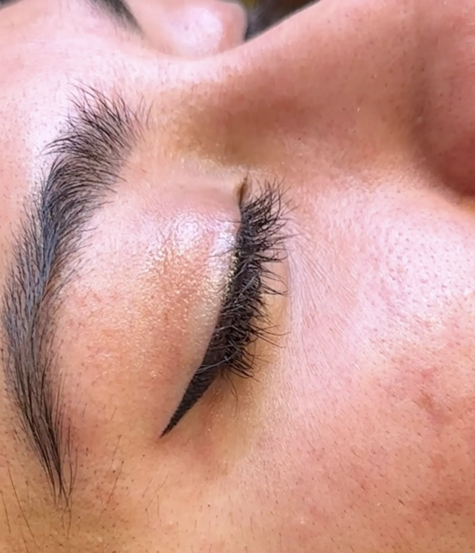 how to do a winged eyeliner