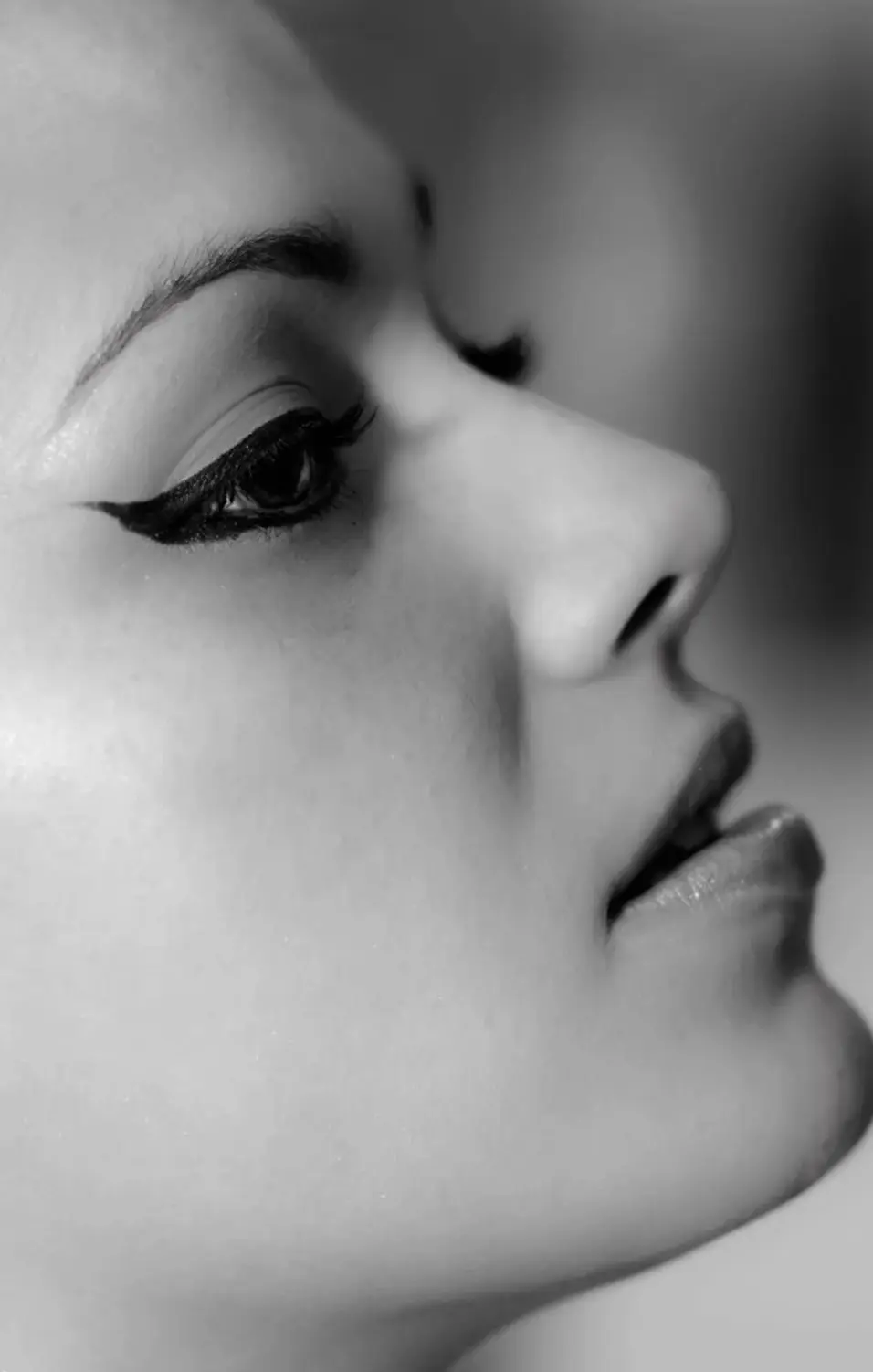 is winged eyeliner out of style